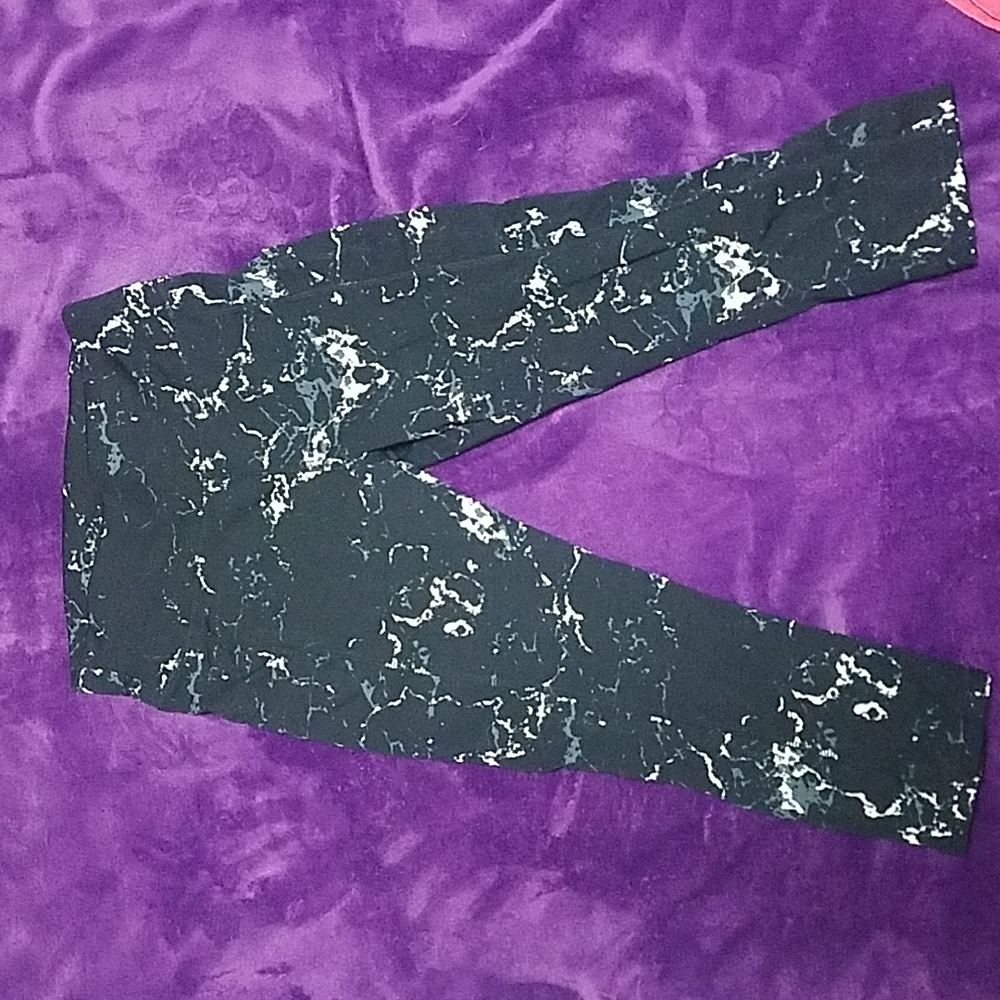 Women's yoga/exercise capri L/XL